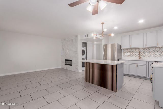 18202 N CAVE CREEK Road 245, Phoenix, AZ 85032