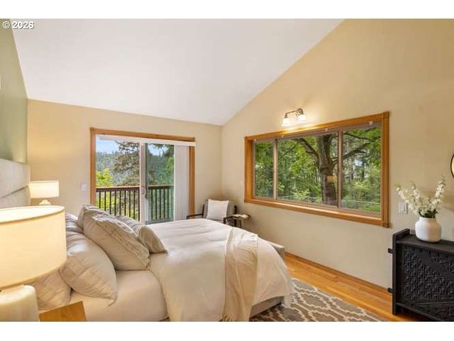 10585 BEUTEL Rd, Oregon City, OR 97045