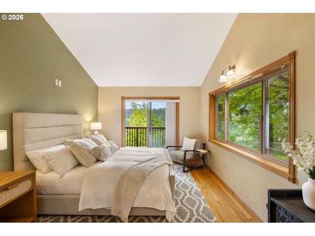 10585 BEUTEL Rd, Oregon City, OR 97045