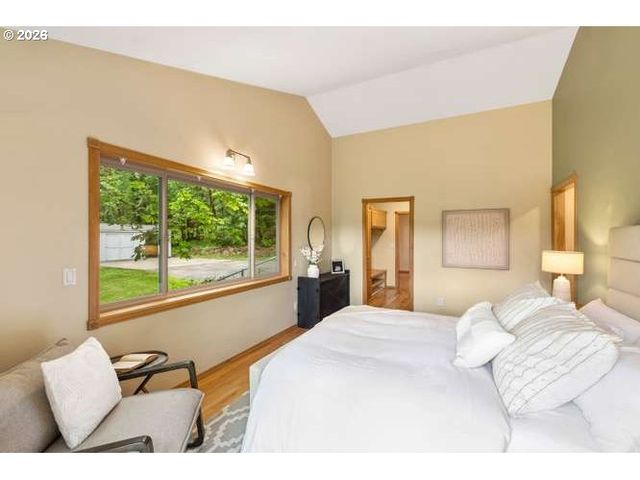 10585 BEUTEL Rd, Oregon City, OR 97045
