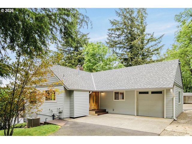 10585 BEUTEL Rd, Oregon City, OR 97045