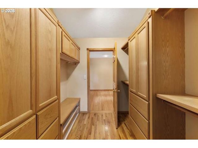 10585 BEUTEL Rd, Oregon City, OR 97045