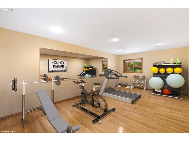 10585 BEUTEL Rd, Oregon City, OR 97045