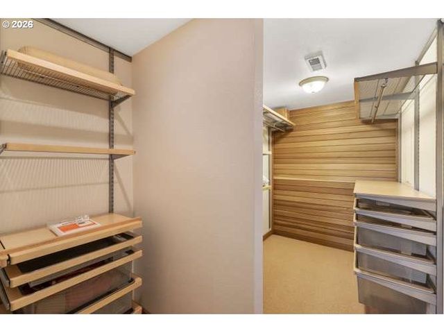10585 BEUTEL Rd, Oregon City, OR 97045