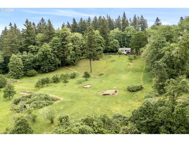 10585 BEUTEL Rd, Oregon City, OR 97045
