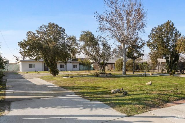 911 BALDWIN Road, Bakersfield, CA 93304
