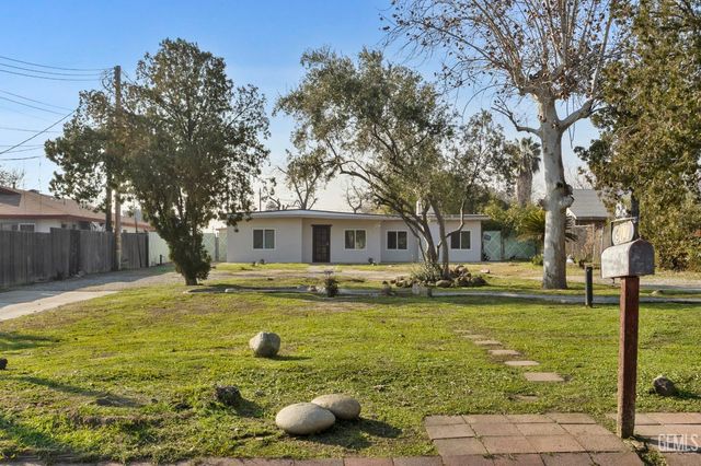 911 BALDWIN Road, Bakersfield, CA 93304