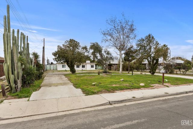 911 BALDWIN Road, Bakersfield, CA 93304