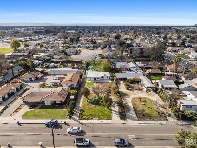 911 BALDWIN Road, Bakersfield, CA 93304