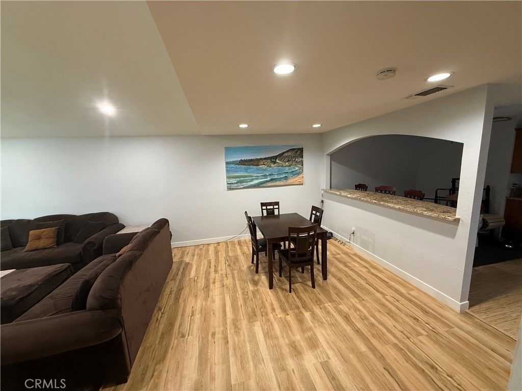 Image 10 of property listing at 1854 Cougar Lane, Clovis, CA 93611