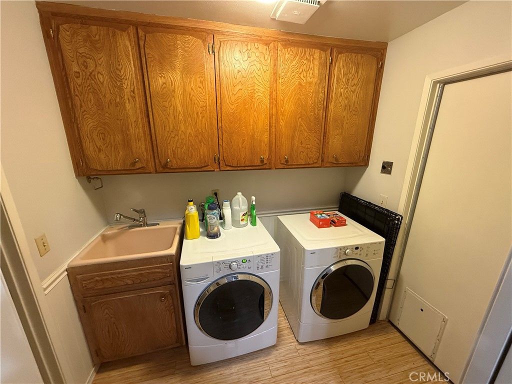 Image 16 of property listing at 1854 Cougar Lane, Clovis, CA 93611