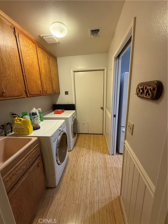 Image 17 of property listing at 1854 Cougar Lane, Clovis, CA 93611