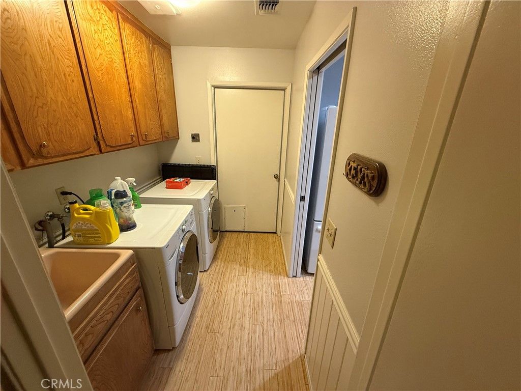 Image 18 of property listing at 1854 Cougar Lane, Clovis, CA 93611