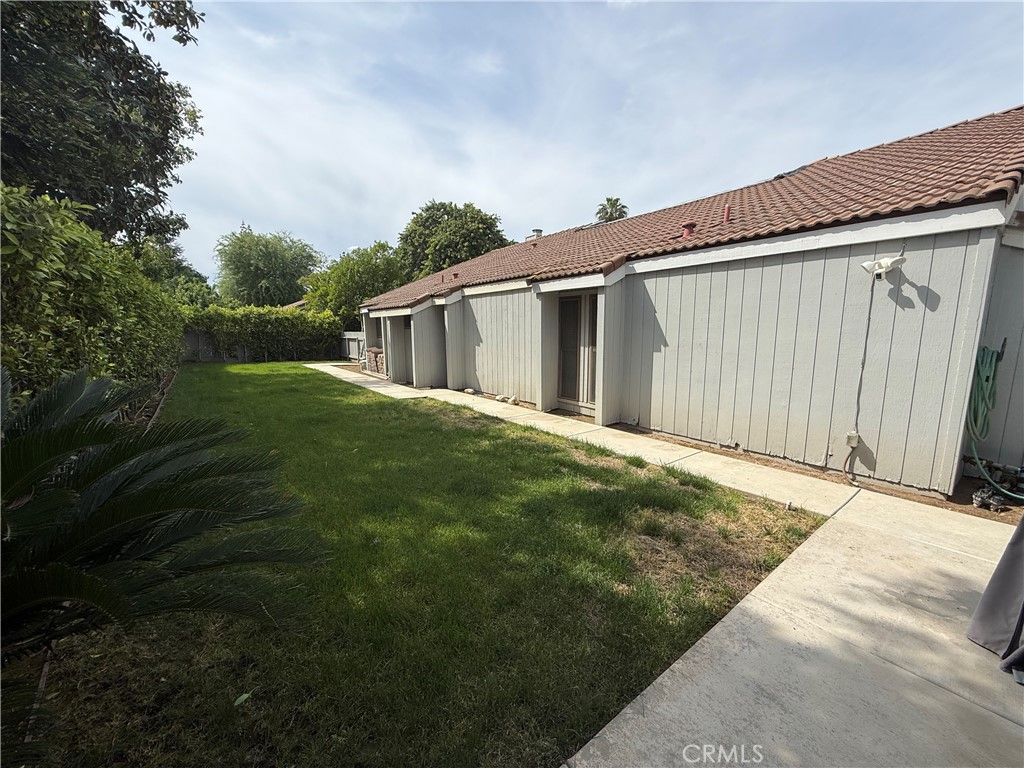 Image 26 of property listing at 1854 Cougar Lane, Clovis, CA 93611