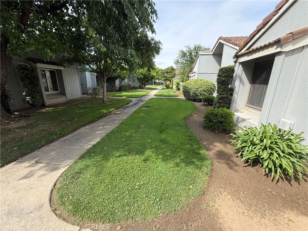 Image 27 of property listing at 1854 Cougar Lane, Clovis, CA 93611