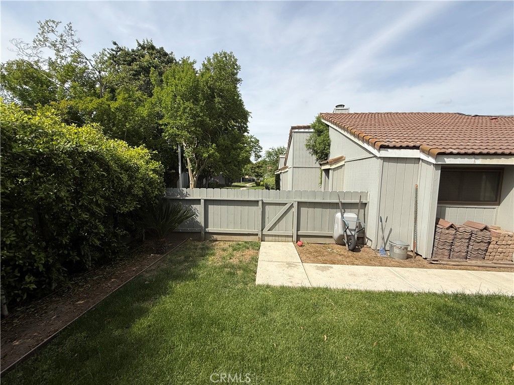 Image 28 of property listing at 1854 Cougar Lane, Clovis, CA 93611