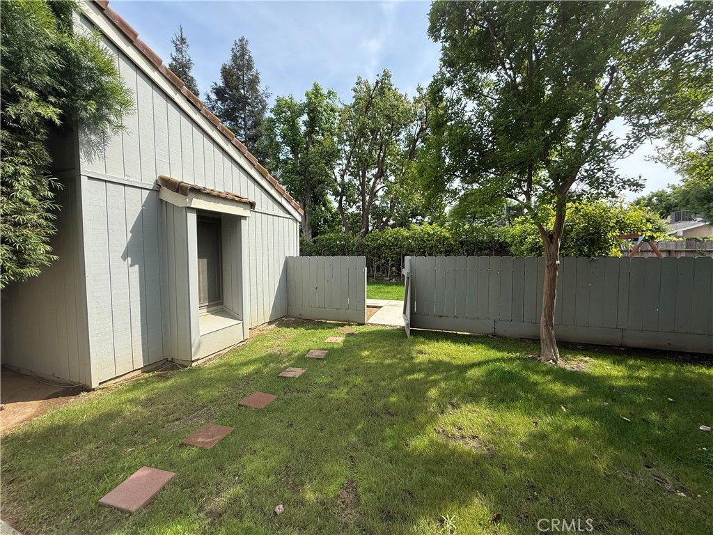 Image 29 of property listing at 1854 Cougar Lane, Clovis, CA 93611