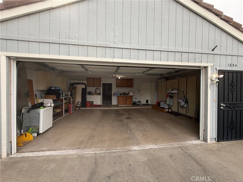 Image 34 of property listing at 1854 Cougar Lane, Clovis, CA 93611