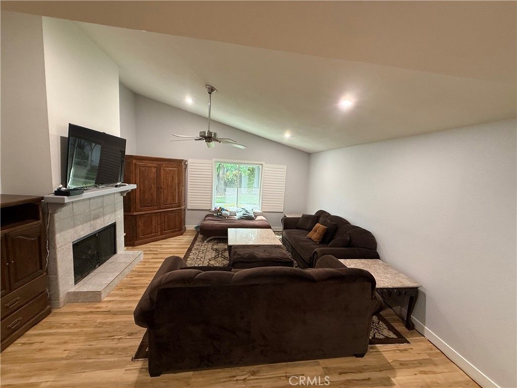 Image 8 of property listing at 1854 Cougar Lane, Clovis, CA 93611