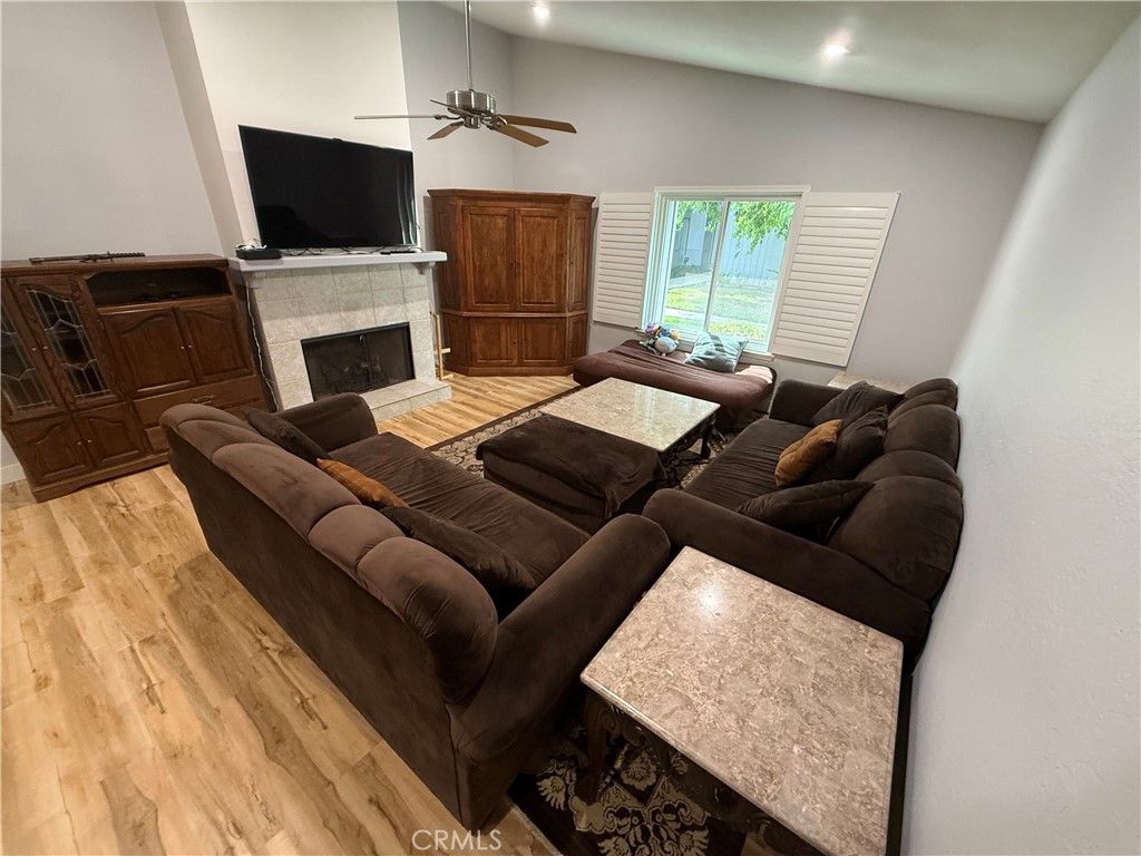 Image 9 of property listing at 1854 Cougar Lane, Clovis, CA 93611