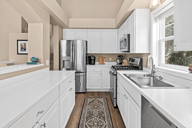 8728 N Bay Drive, Chanhassen, MN 55317
