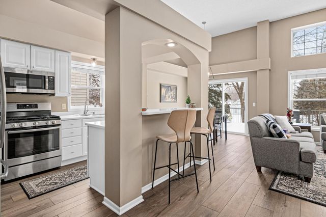 8728 N Bay Drive, Chanhassen, MN 55317