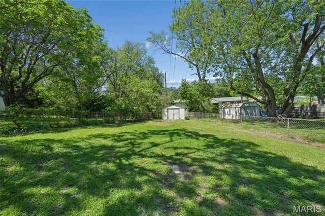 6709 Village Square Drive, Hazelwood, MO 63042
