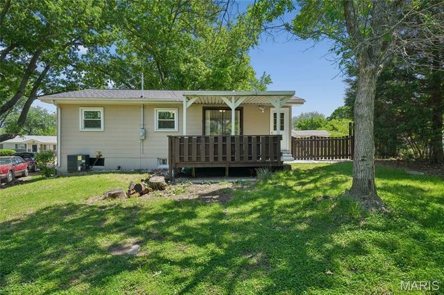 6709 Village Square Drive, Hazelwood, MO 63042