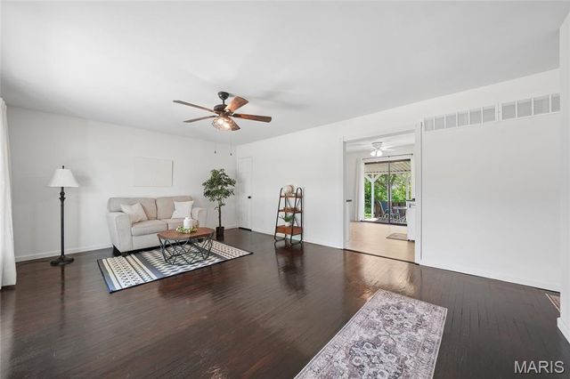 6709 Village Square Drive, Hazelwood, MO 63042