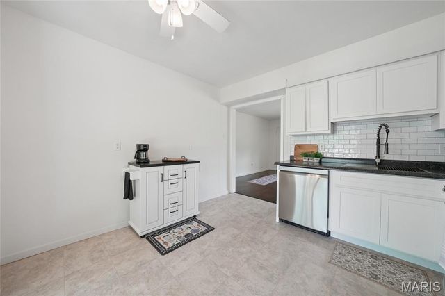 6709 Village Square Drive, Hazelwood, MO 63042