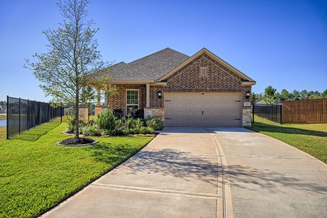 700 Fallen Hemlock Court, Conroe, TX 77304