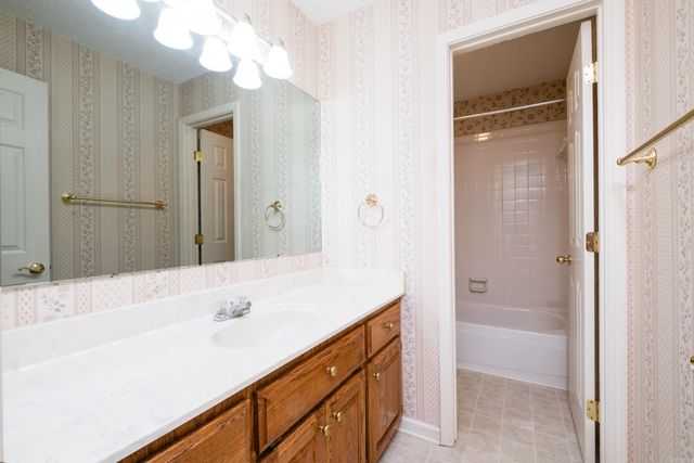 8100 Coleridge Dr, North Little Rock, AR 72116