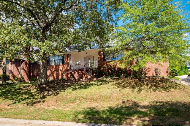 8100 Coleridge Dr, North Little Rock, AR 72116