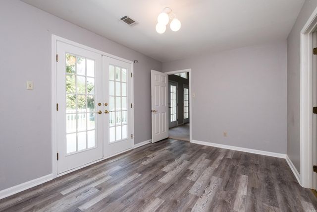 8100 Coleridge Dr, North Little Rock, AR 72116