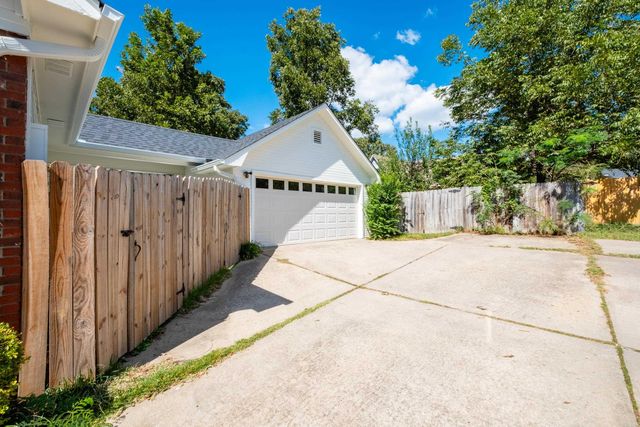 8100 Coleridge Dr, North Little Rock, AR 72116