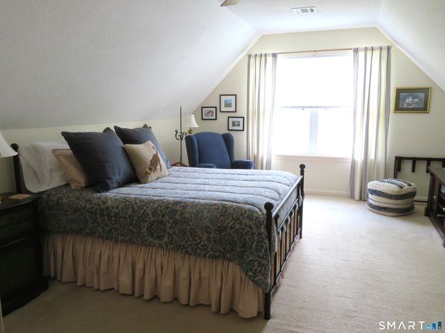88 Dundee Drive, Cheshire, CT 06410
