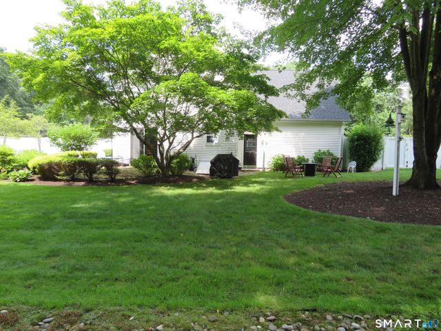 88 Dundee Drive, Cheshire, CT 06410