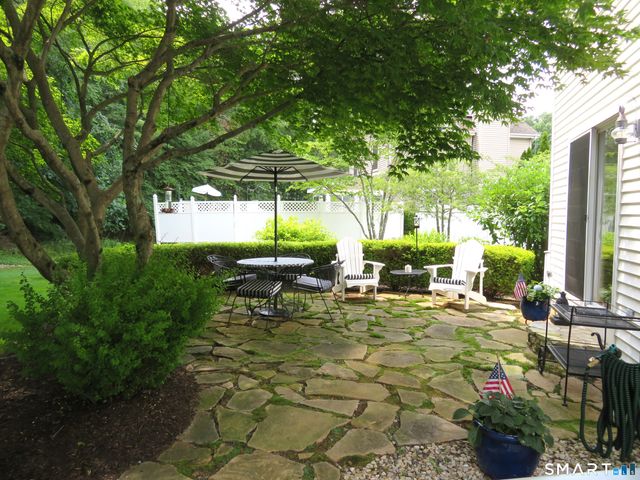 88 Dundee Drive, Cheshire, CT 06410