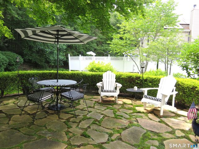 88 Dundee Drive, Cheshire, CT 06410