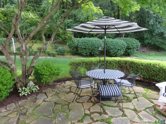 88 Dundee Drive, Cheshire, CT 06410