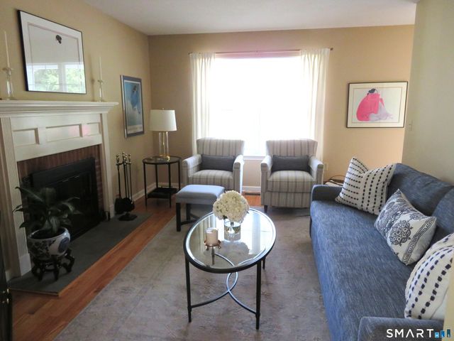 88 Dundee Drive, Cheshire, CT 06410