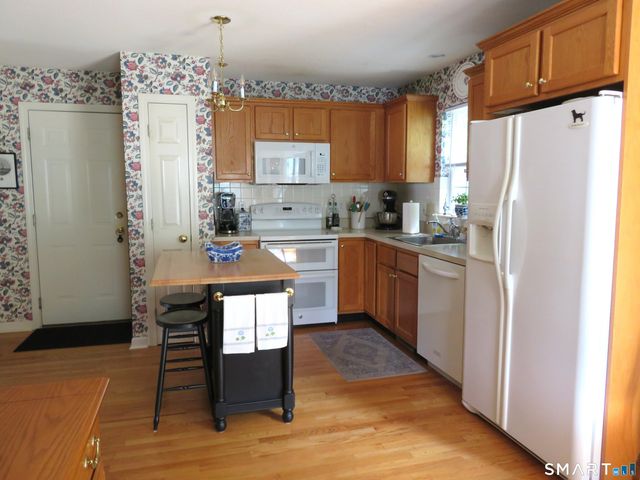 88 Dundee Drive, Cheshire, CT 06410