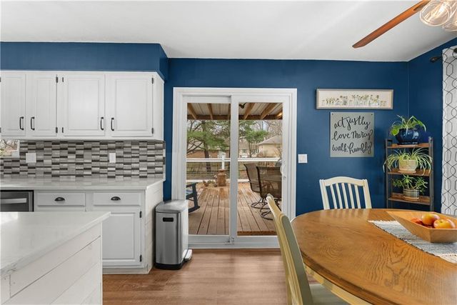 508 NE STONEWALL Drive, Blue Springs, MO 64014