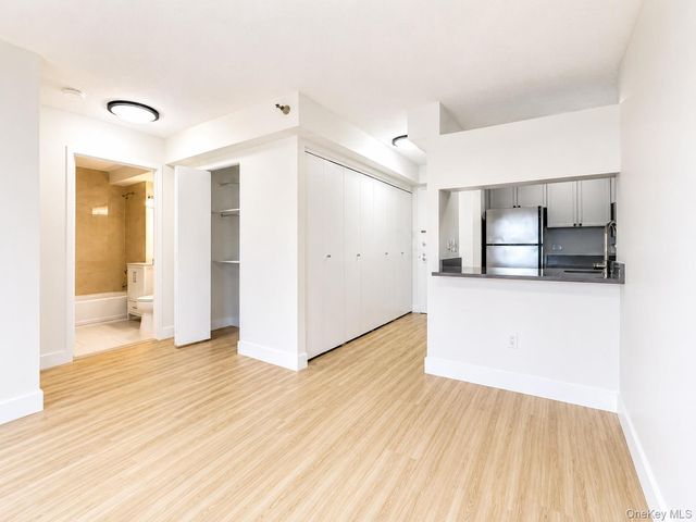 4-74 48th Avenue 30J, Long Island City, NY 11109