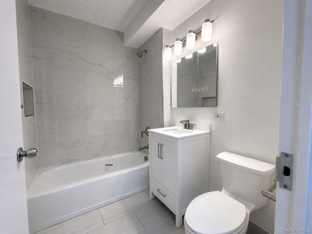 4-74 48th Avenue 30J, Long Island City, NY 11109