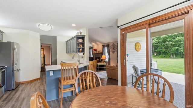 325 Ridge Hill Place, Fort Wayne, IN 46804