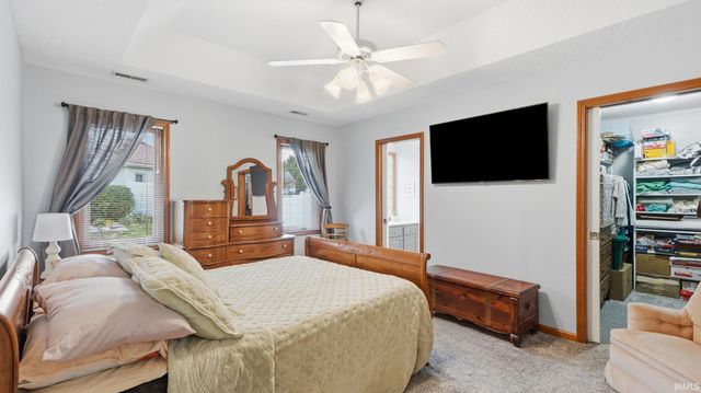 325 Ridge Hill Place, Fort Wayne, IN 46804