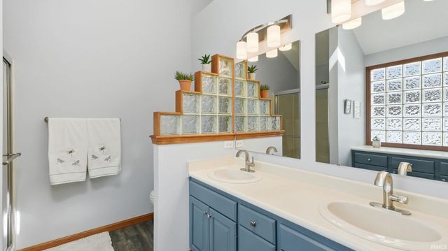 325 Ridge Hill Place, Fort Wayne, IN 46804