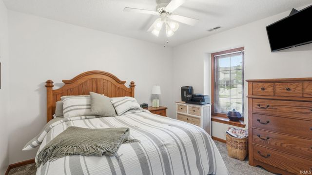 325 Ridge Hill Place, Fort Wayne, IN 46804