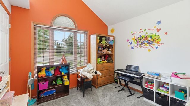 325 Ridge Hill Place, Fort Wayne, IN 46804